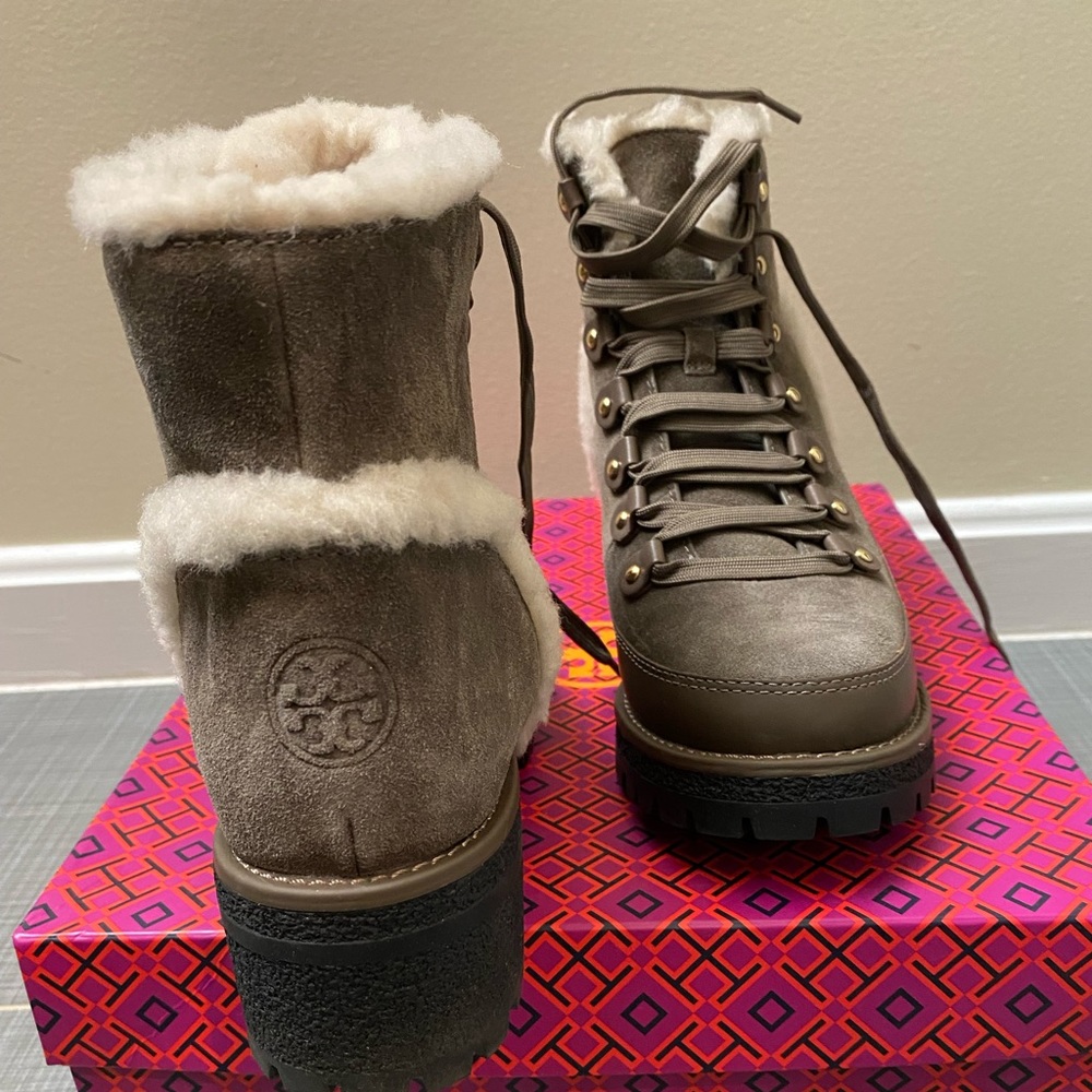 Tory Burch Cooper Shearling Bootie. Aunthentic